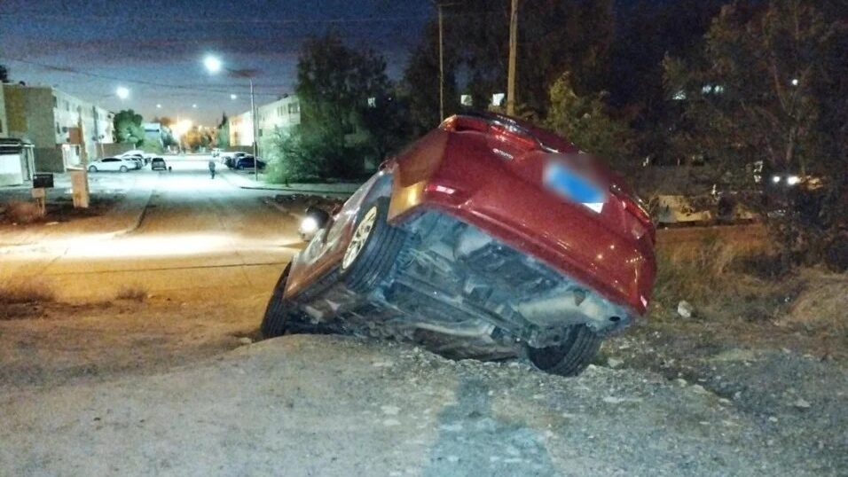 volcó y terminó en un pozo